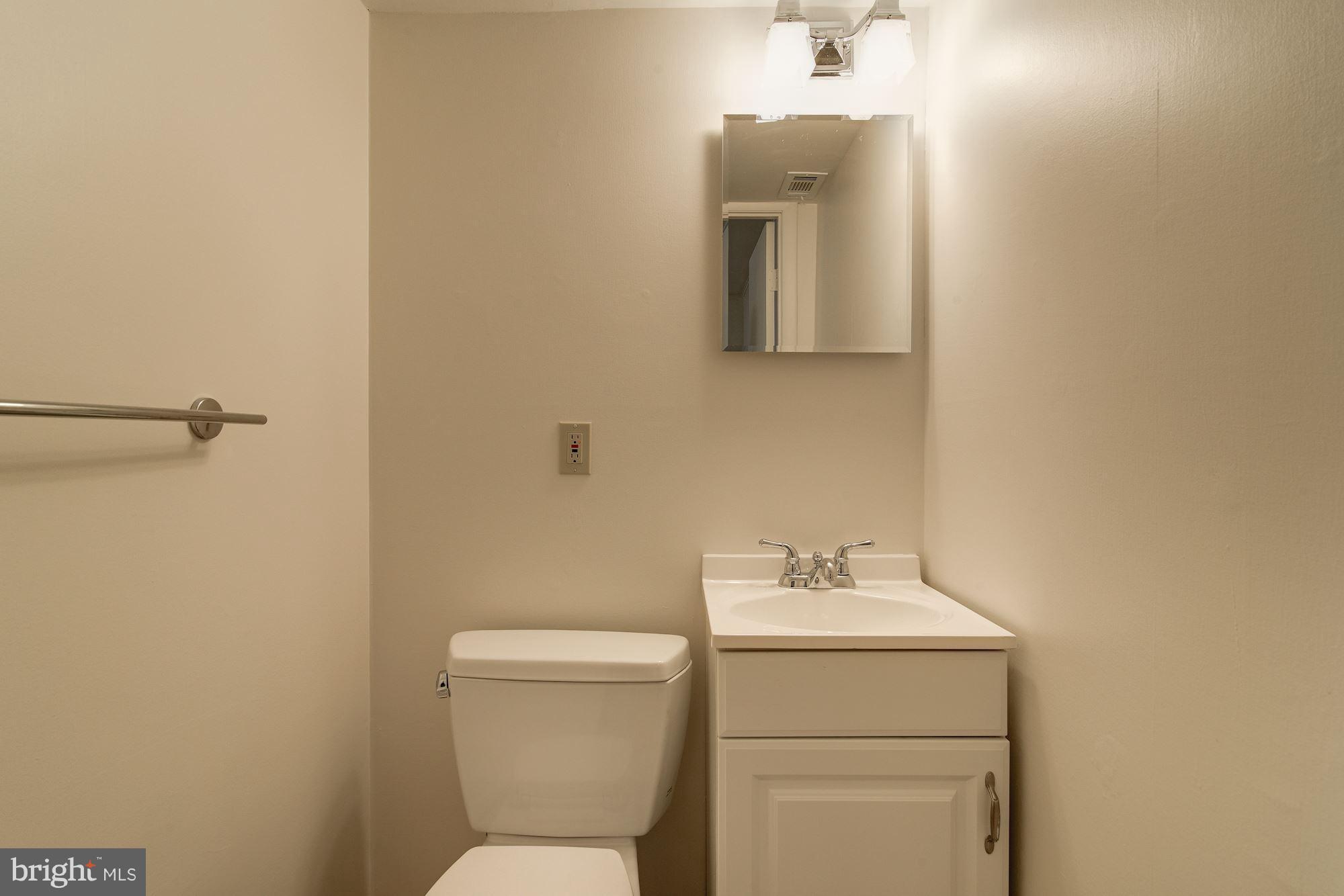 109 Claybrook Drive Silver Spring, MD 20902 - Photo 22 of 29 Bath
