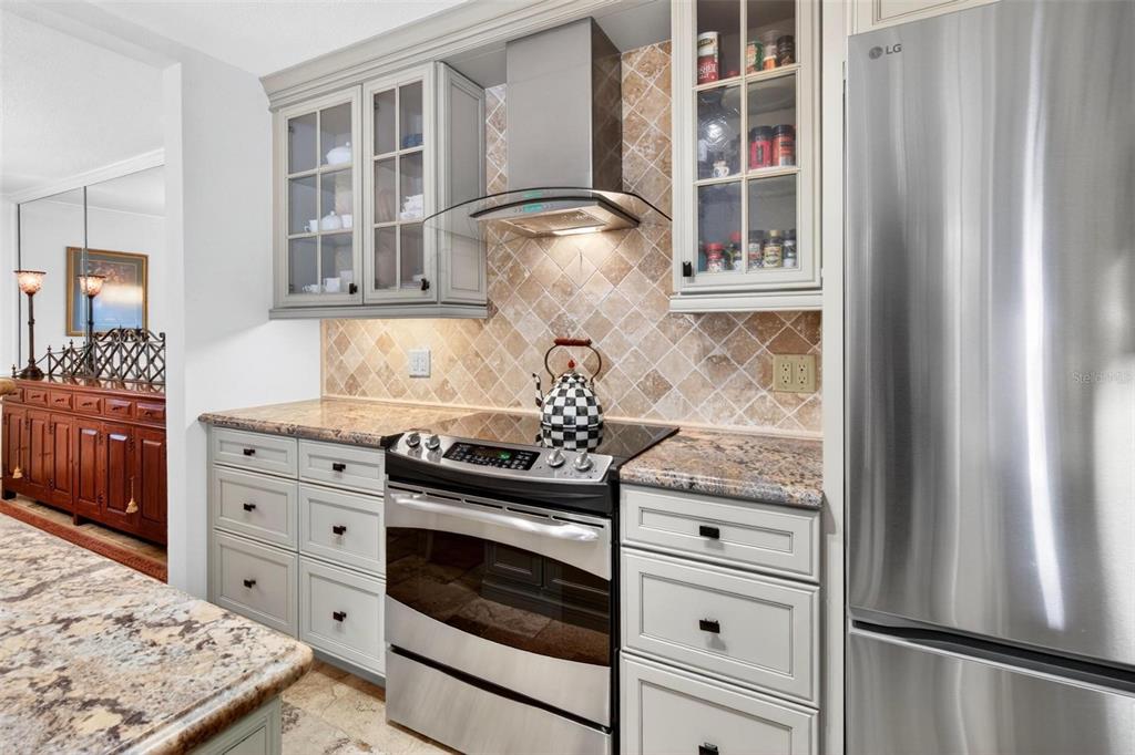 1065 Eden Isle Boulevard Northeast, Unit 2 St. Petersburg, FL 33704 - Photo 11 of 31