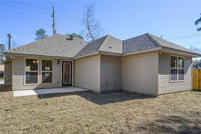 $1,700 | 2424 McDonald Street, Mandeville, LA 70448