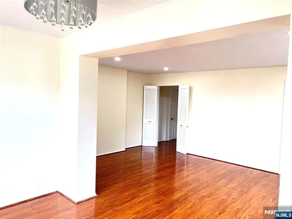 $2,500 | 358 Lafayette Avenue, Unit 1, Cliffside Park, NJ 07010