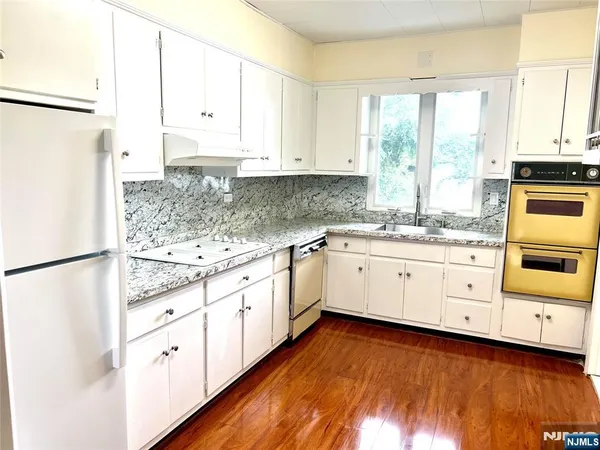 $2,500 | 358 Lafayette Avenue, Unit 1, Cliffside Park, NJ 07010