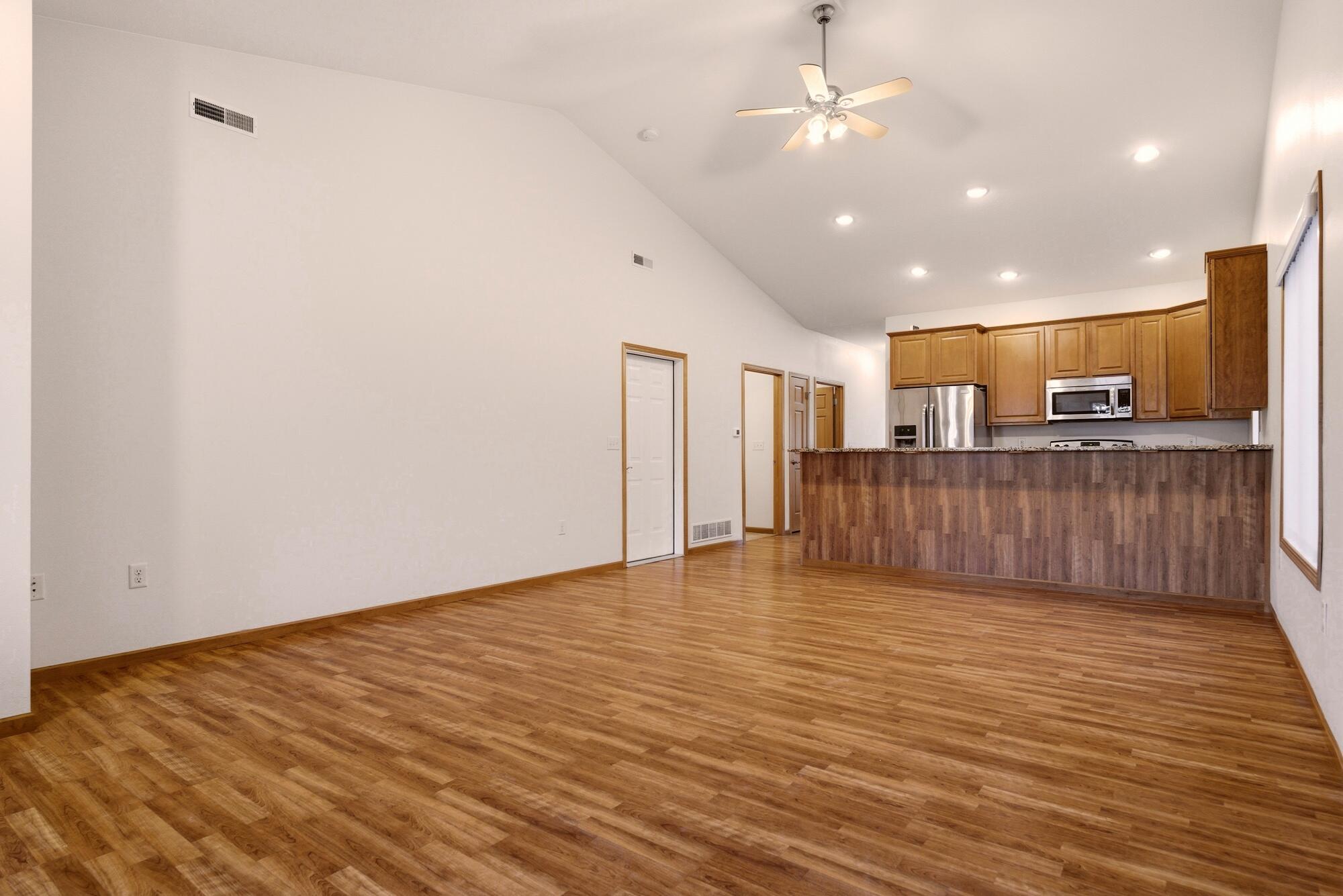1321 Barson Place, Unit 50 Onalaska, WI 54650 - Photo 8 of 20 7_007_dsc04634