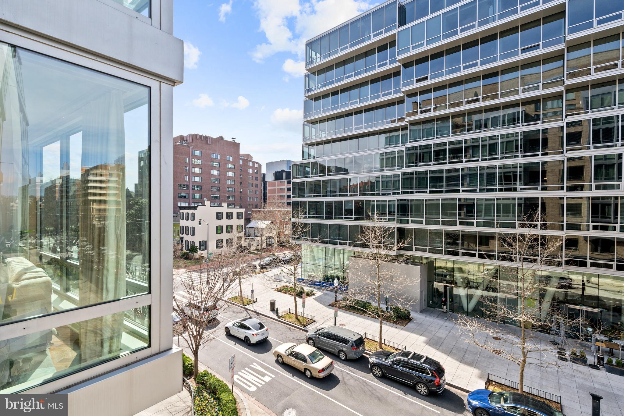 1111 23rd Street Northwest, Unit 4C Washington, DC 20037 - Photo 15 of 45 a view of a city view from a patio