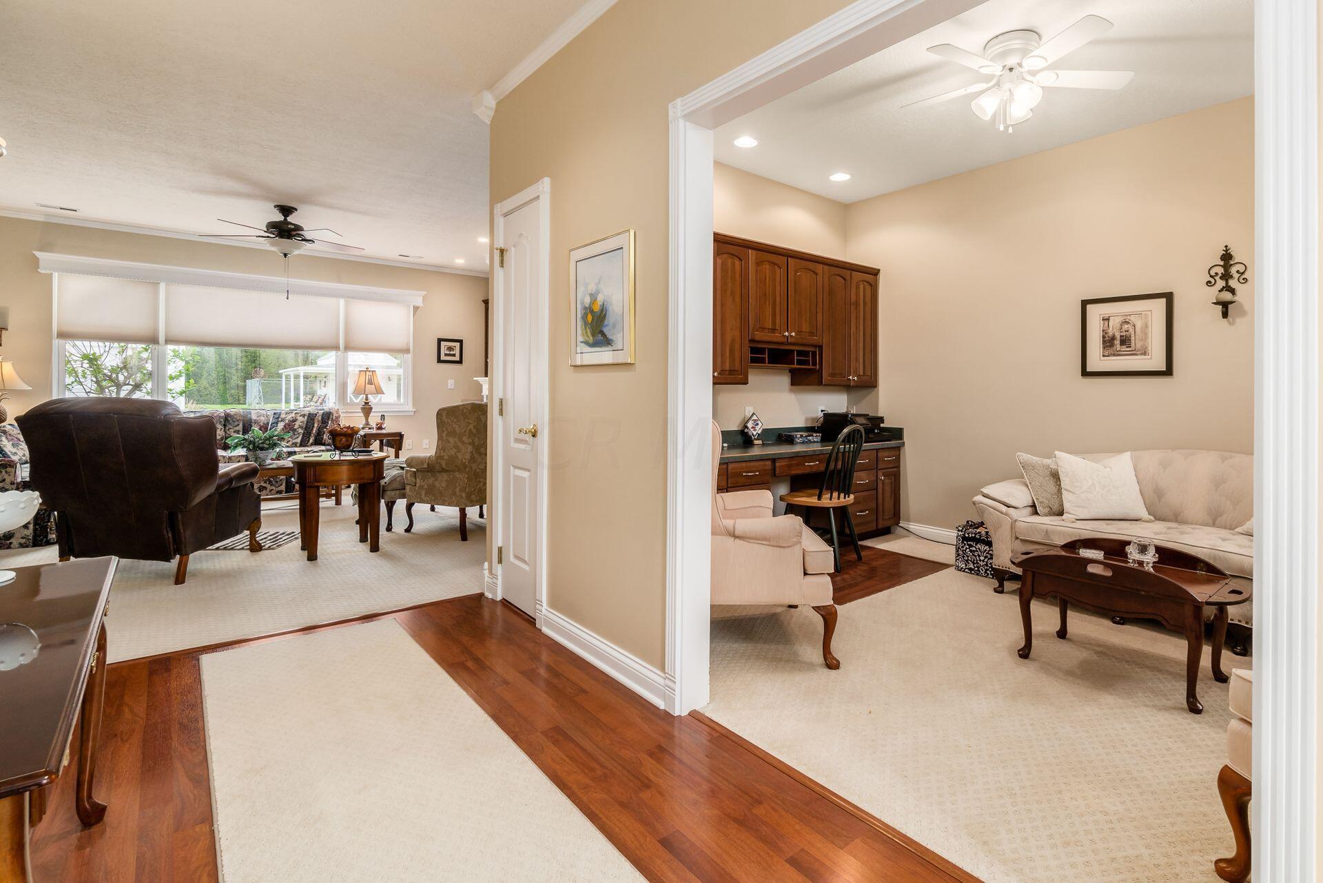 561 East Johnstown Road Gahanna, OH 43230 - Photo 4 of 67 019_ 561 E Johnstown Rd - 055