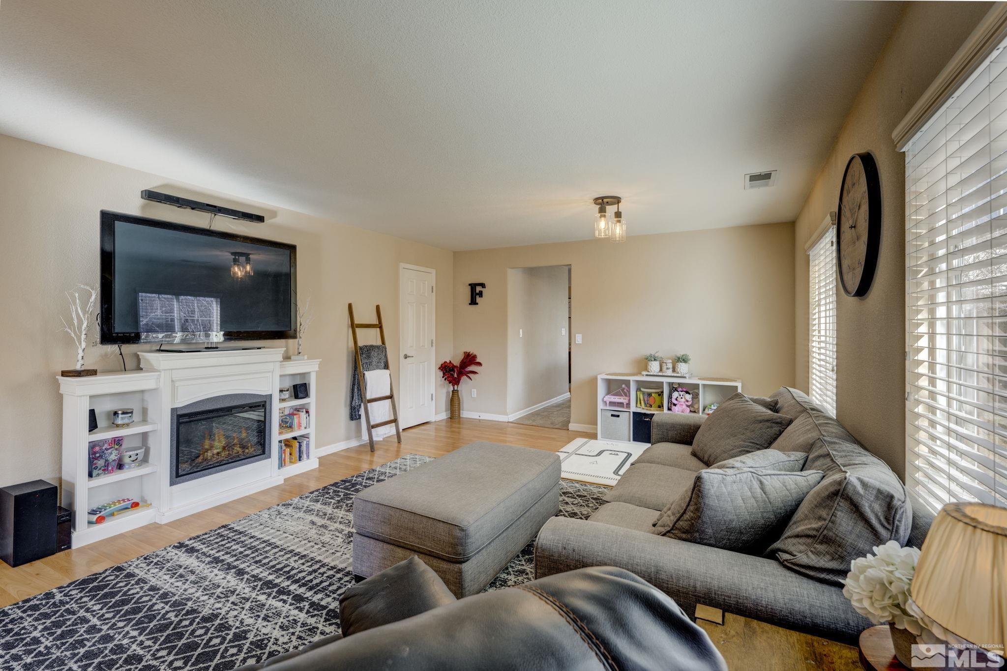 9180 Gilvarry Street Reno, NV 89506 - Photo 8 of 40 Photo 8