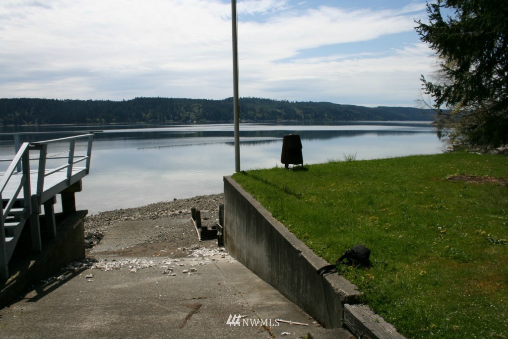 8701 Northeast North Shore Road Belfair, WA 98528 - Photo 3 of 4