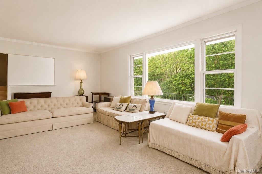 10 Lakeview Road Ossining, NY 10562 - Photo 12 of 40 Living Room has picture window