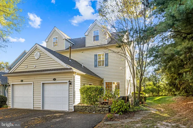 $654,000 | 6 Edison Lane, Doylestown, PA 18901