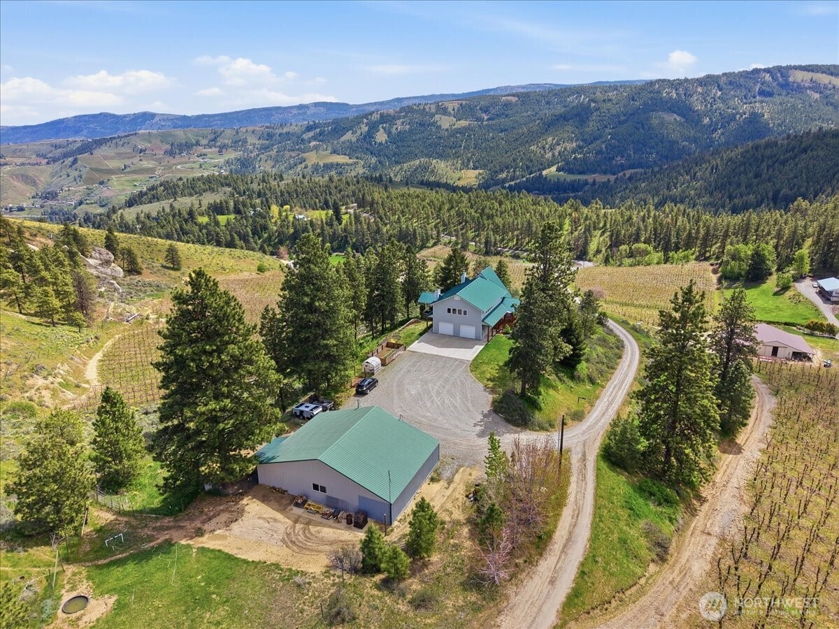 2612 Halvorson Canyon Road Wenatchee, WA 98801 - Photo 2 of 39