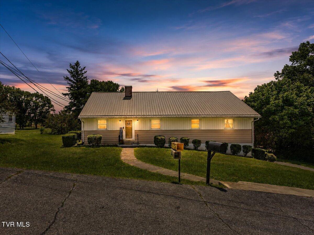 117 Ridge Street Surgoinsville, TN 37873 - Photo 1 of 47 01-DTD 1