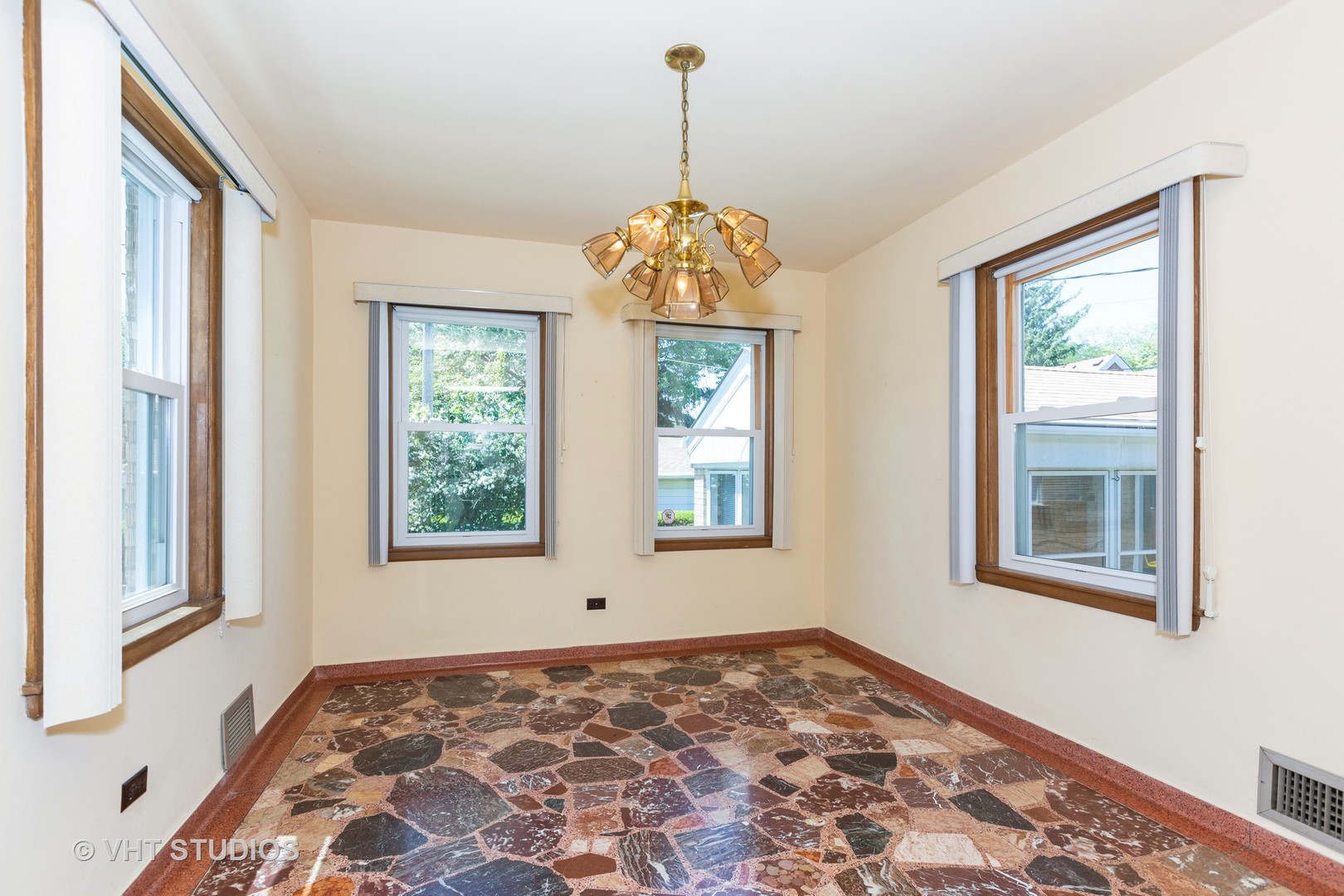 3628 Harlem Avenue Riverside, IL 60546 - Photo 5 of 12