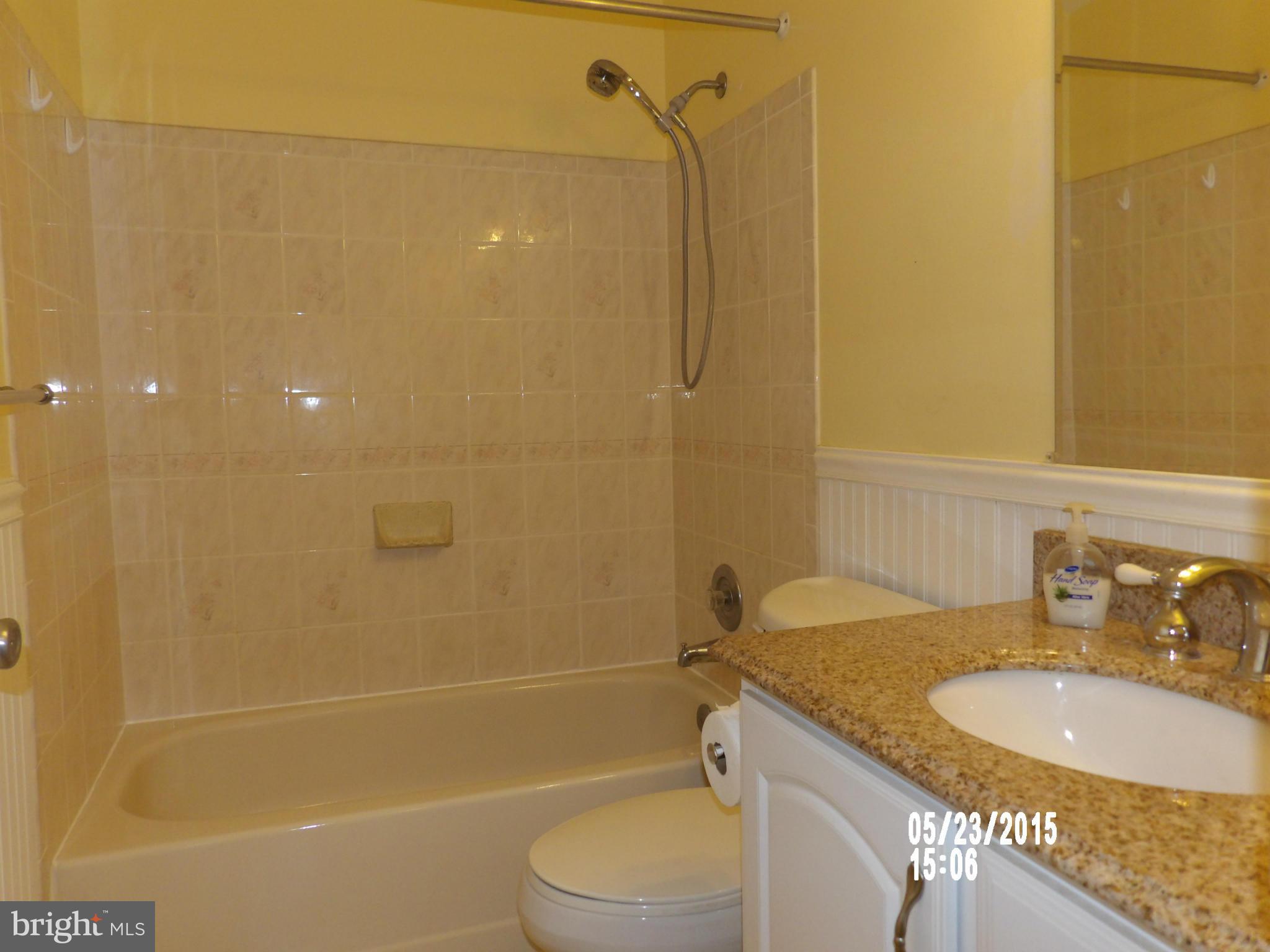 6237 Rathlin Drive Springfield, VA 22152 - Photo 12 of 20 Bath