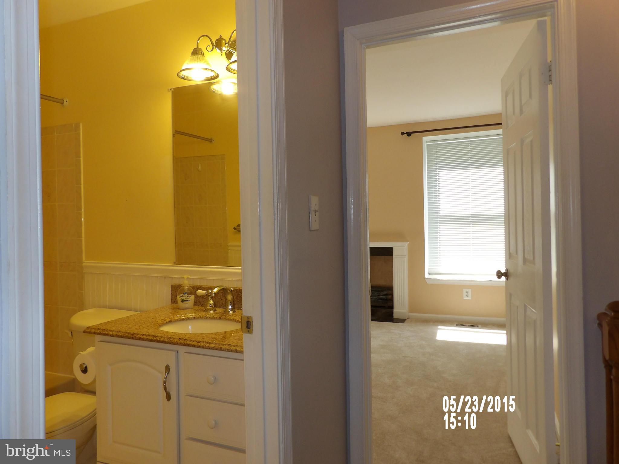6237 Rathlin Drive Springfield, VA 22152 - Photo 14 of 20 Bath