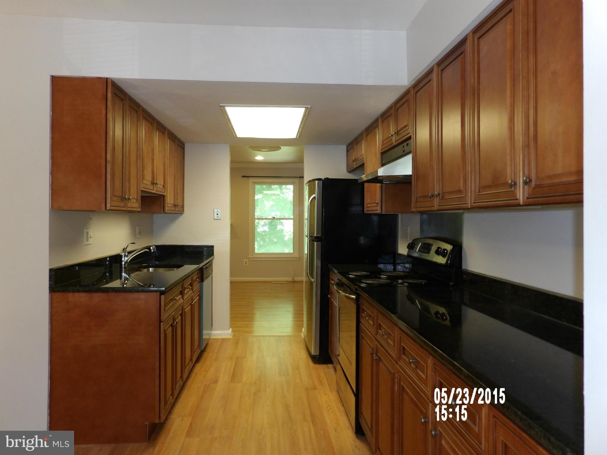 6237 Rathlin Drive Springfield, VA 22152 - Photo 4 of 20 Kitchen