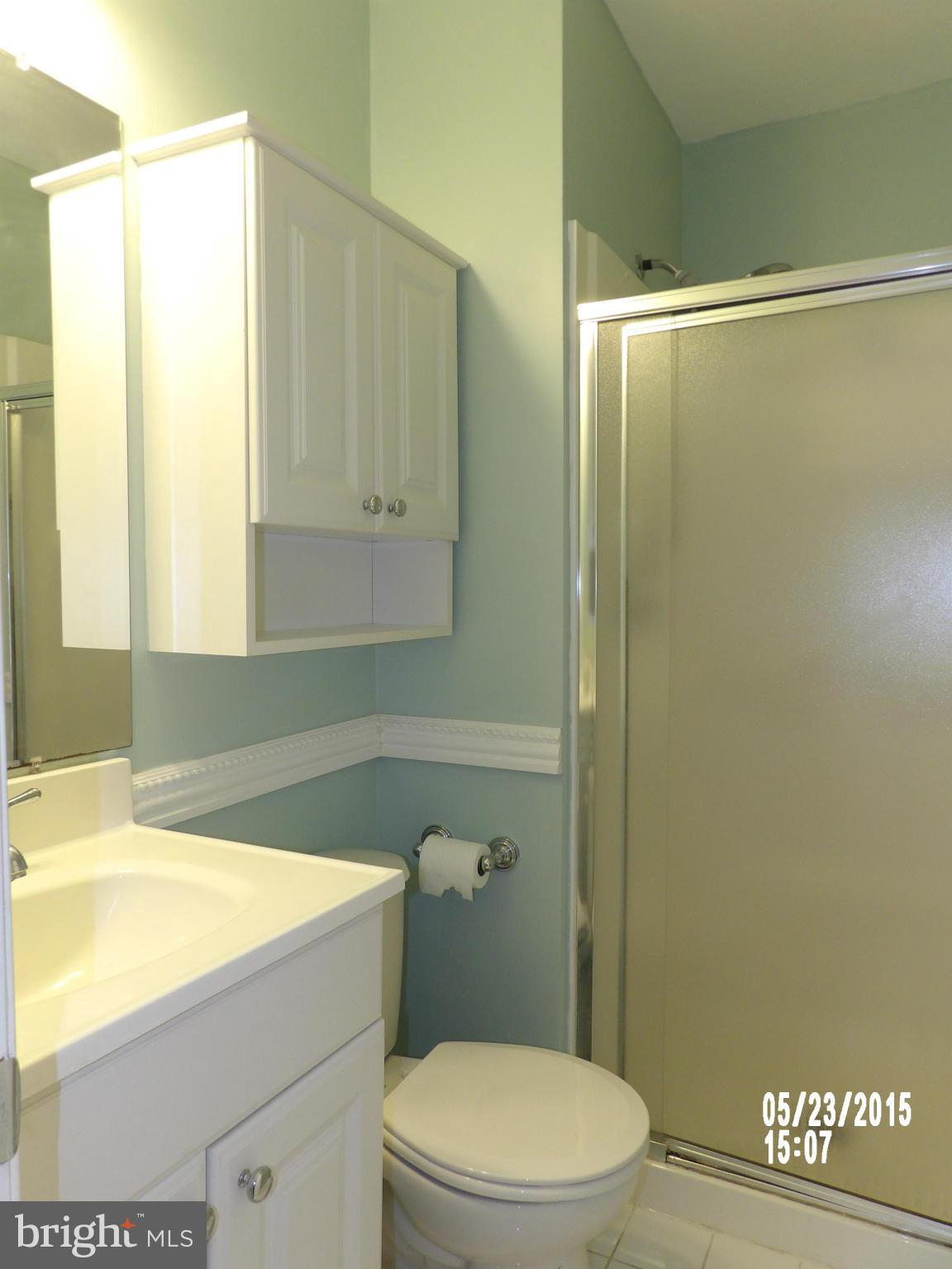 6237 Rathlin Drive Springfield, VA 22152 - Photo 10 of 20 Bath (Master)