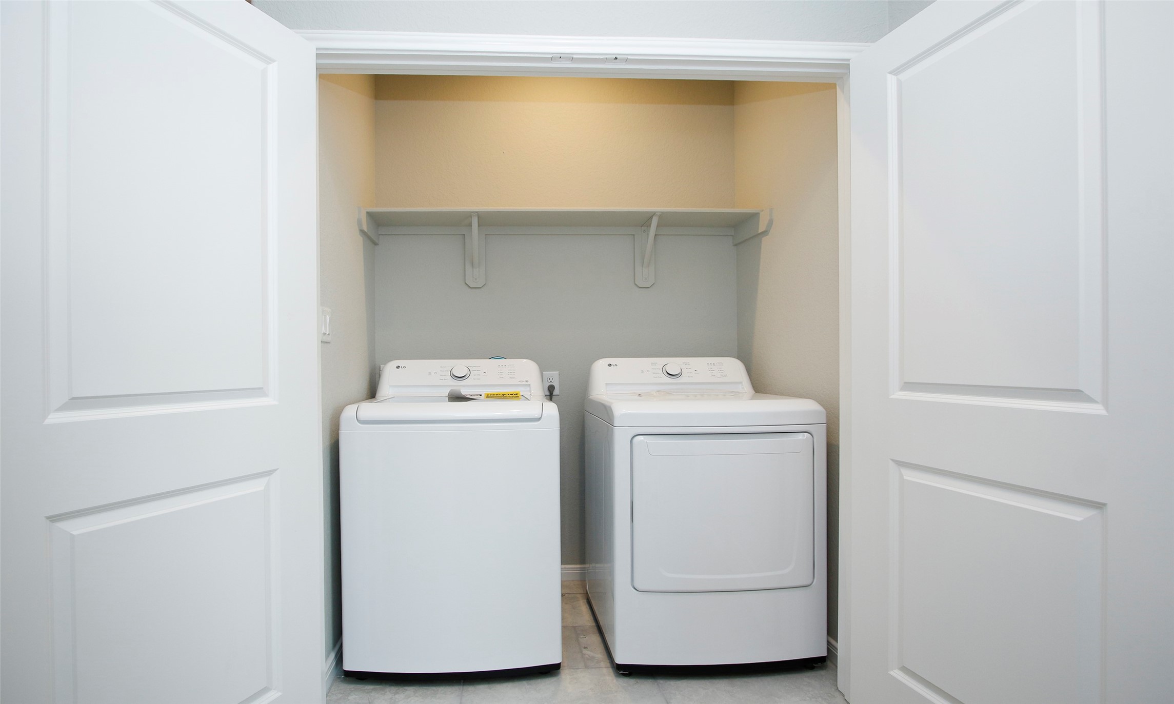 14010 Longstreet Road, Unit 1B Willis, TX 77318 - Photo 33 of 44 a utility room with dryer and washer