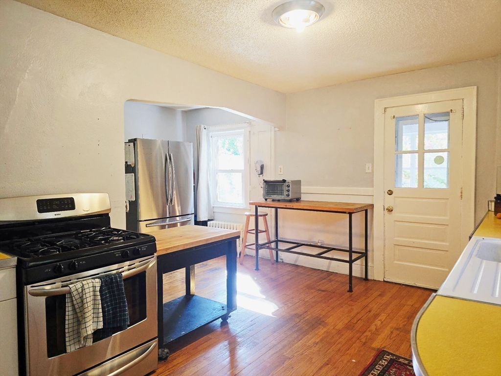 24 Bangor Street Springfield, MA 01118 - Photo 13 of 25 Gallery Image 13