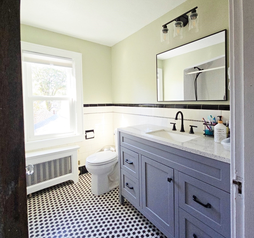 24 Bangor Street Springfield, MA 01118 - Photo 16 of 25 Gallery Image 16
