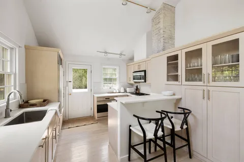 $11,495,000 | 57 Lee Avenue, East Hampton, NY 11937