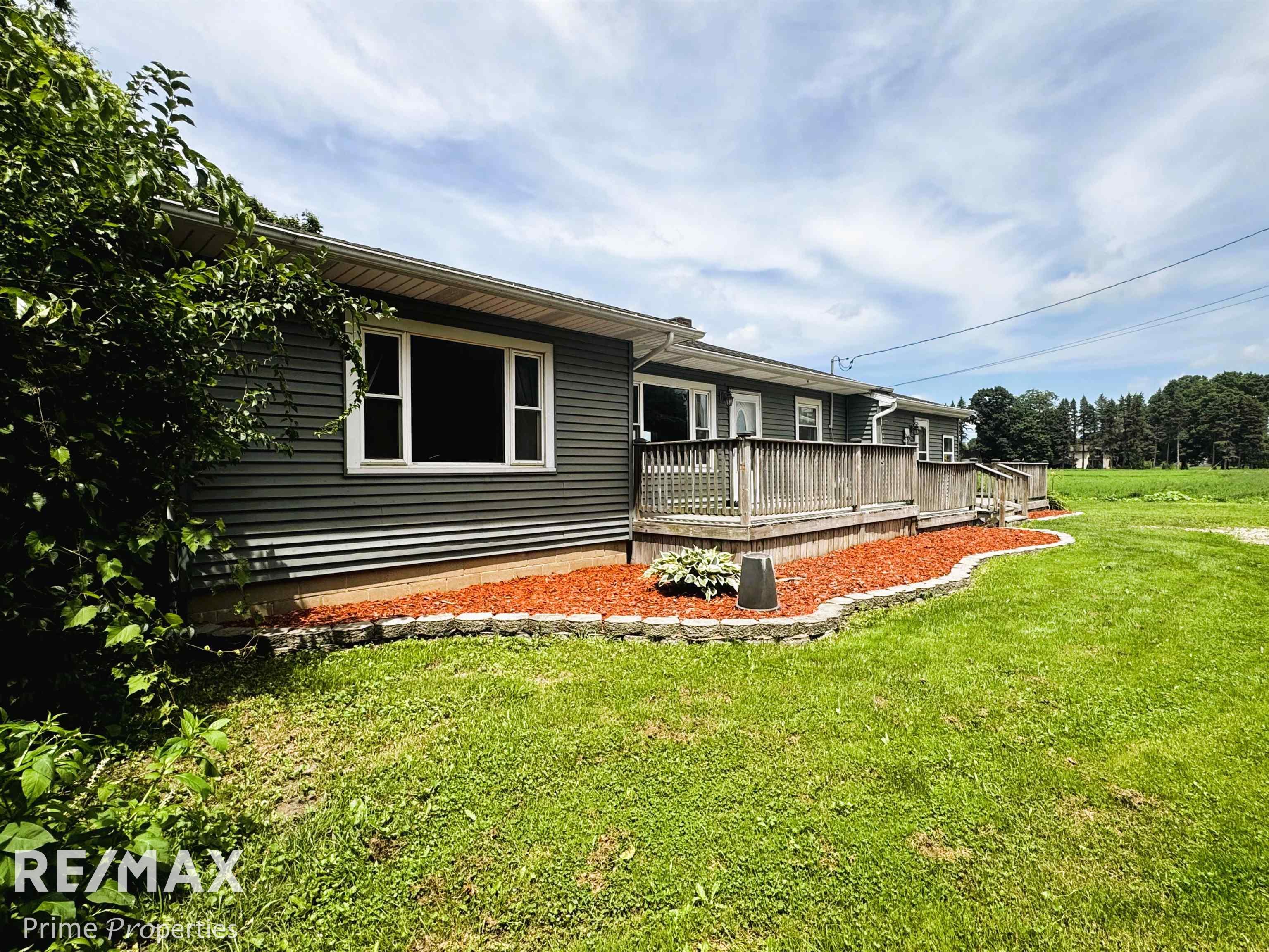 1561 East Caro Road Caro, MI 48723 - Photo 3 of 67 50182446-8233c256-a7c9-47a3-94d9-e4df7715aa1a.JPG