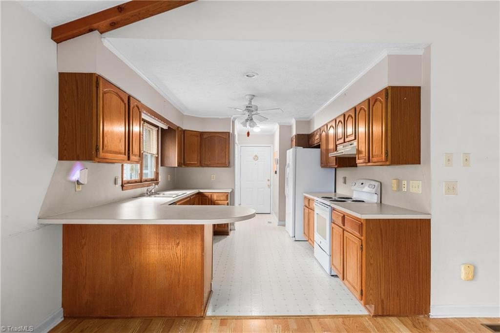 1320 Pratt Road Ararat, NC 27007 - Photo 10 of 44 Gallery Image 10