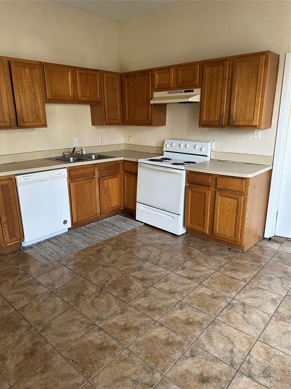 607 Northwest Main Ennis, TX 75119 - Photo 12 of 16 Kitchen