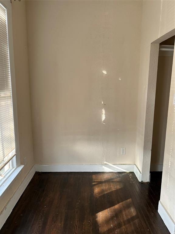 607 Northwest Main Ennis, TX 75119 - Photo 5 of 16 Front bedroom