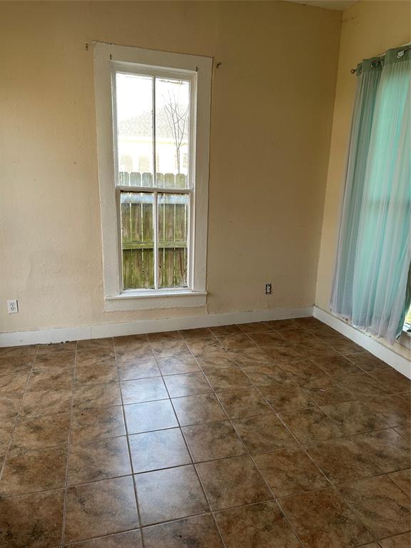 607 Northwest Main Ennis, TX 75119 - Photo 7 of 16 3rd Bedroom