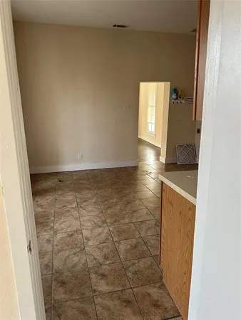 $125,000 | 607 Northwest Main, Ennis, TX 75119