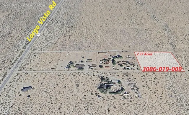 a black and white photo of a picture