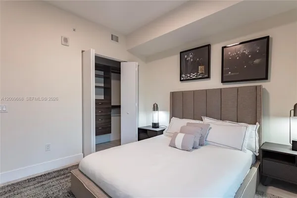 $5,000 | 2960 Northeast 207th Street, Unit 904, Aventura, FL 33180