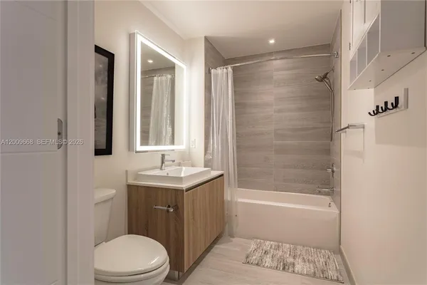 $5,000 | 2960 Northeast 207th Street, Unit 904, Aventura, FL 33180