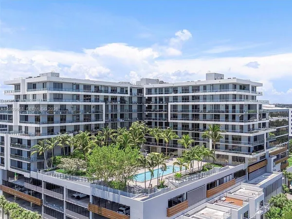 $5,000 | 2960 Northeast 207th Street, Unit 904, Aventura, FL 33180