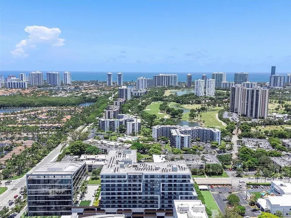 $5,000 | 2960 Northeast 207th Street, Unit 904, Aventura, FL 33180