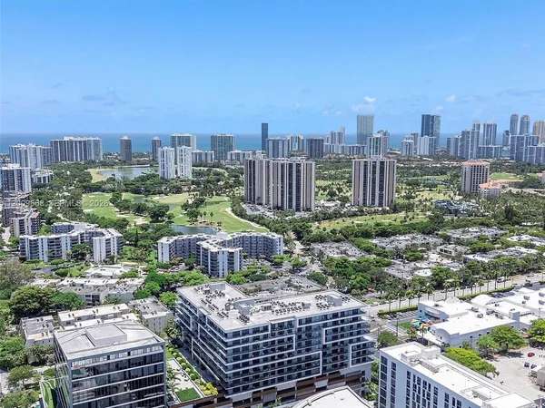 $5,000 | 2960 Northeast 207th Street, Unit 904, Aventura, FL 33180