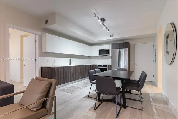 $5,000 | 2960 Northeast 207th Street, Unit 904, Aventura, FL 33180