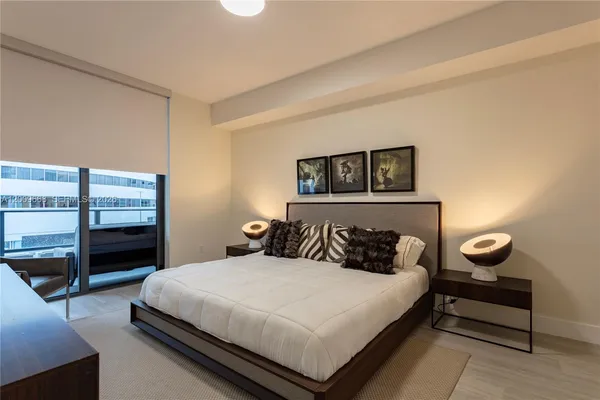 $5,000 | 2960 Northeast 207th Street, Unit 904, Aventura, FL 33180