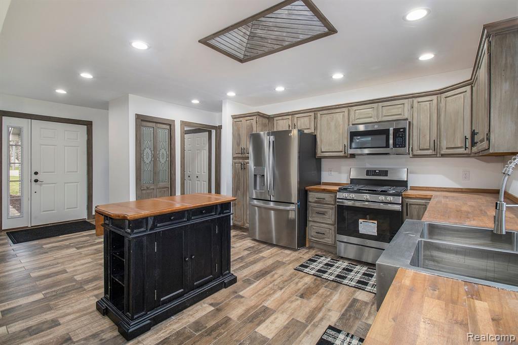 10330 East Potter Road Davison, MI 48423 - Photo 12 of 45 Gallery Image 12