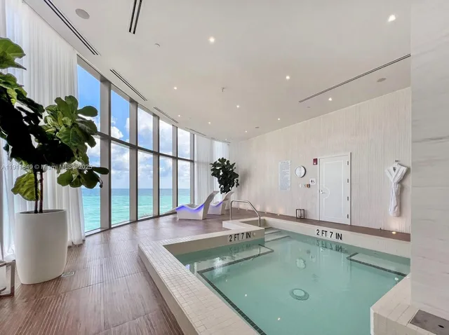 $13,900 | 15701 Collins Avenue, Unit 703, Sunny Isles Beach, FL 33160