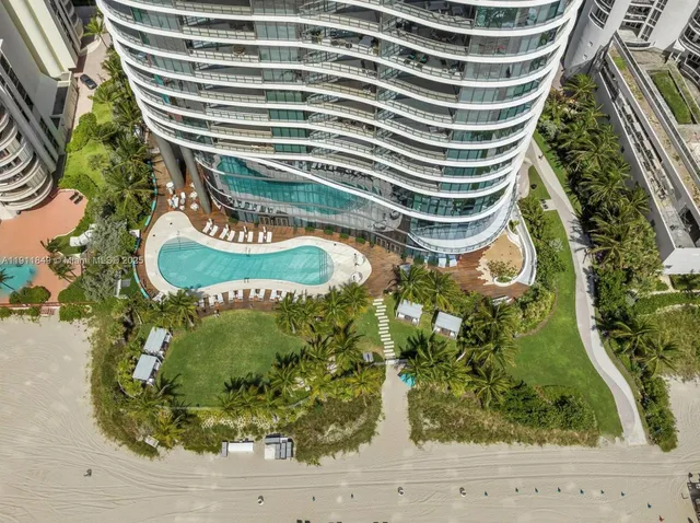 $13,900 | 15701 Collins Avenue, Unit 703, Sunny Isles Beach, FL 33160