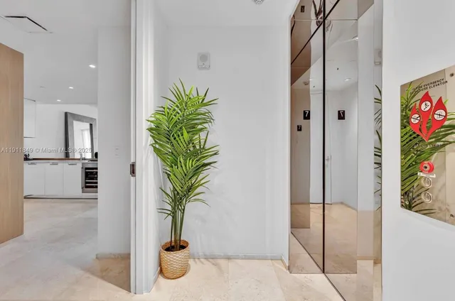 $13,900 | 15701 Collins Avenue, Unit 703, Sunny Isles Beach, FL 33160