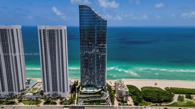 $13,900 | 15701 Collins Avenue, Unit 703, Sunny Isles Beach, FL 33160