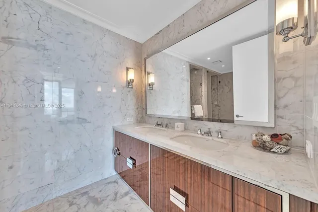 $13,900 | 15701 Collins Avenue, Unit 703, Sunny Isles Beach, FL 33160