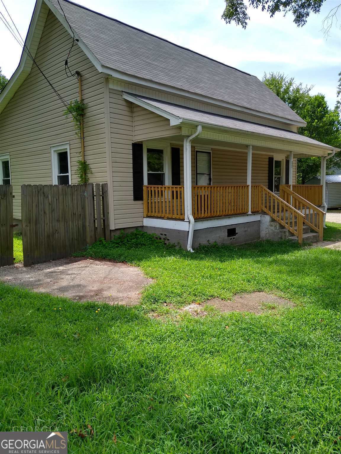 225 South Webb Street Hartwell, GA 30643 - Photo 19 of 24 a view of front house with a yard