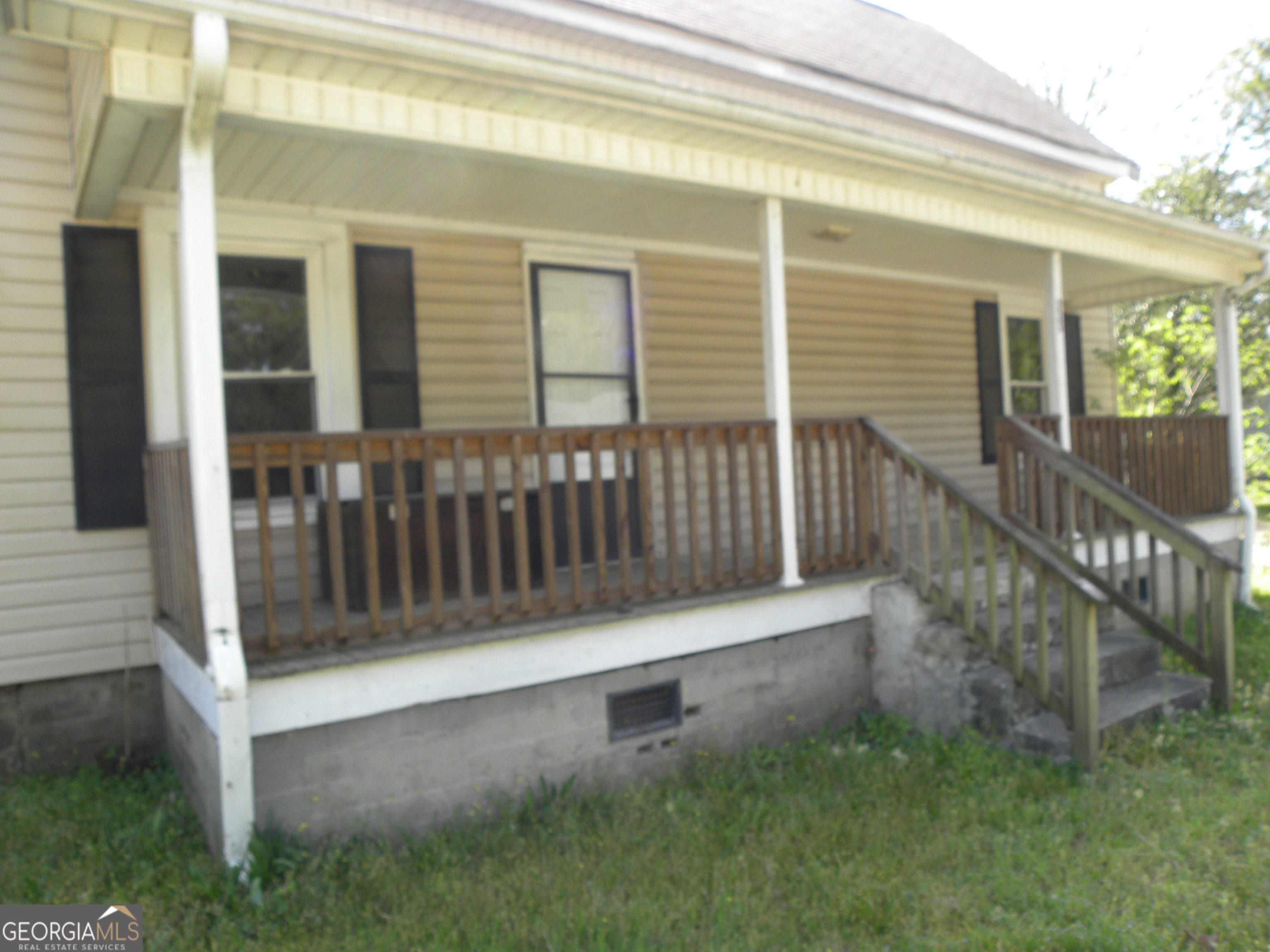 225 South Webb Street Hartwell, GA 30643 - Photo 22 of 24 a view of a chair with a small yard