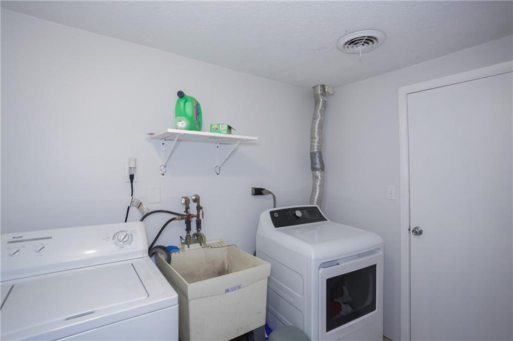 517 Ridge Avenue Carnegie, PA 15106 - Photo 10 of 38 Bottom unit - dedicated laundry room.