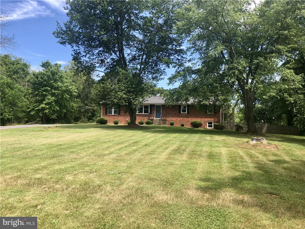 14840 Sugarland Road Poolesville, MD 20837 - Photo 2 of 28
