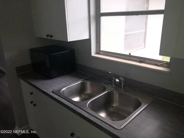 a close view of sink and tap