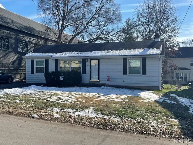 $294,900 | 10310 Anzeiger Avenue, Frontenac, MO 63131