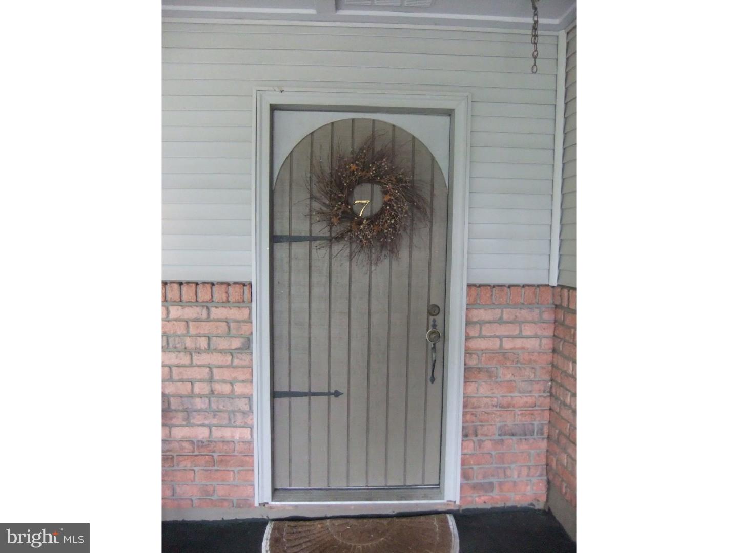 7 Winding Road Levittown, PA 19057 - Photo 2 of 25 Gallery Image 2